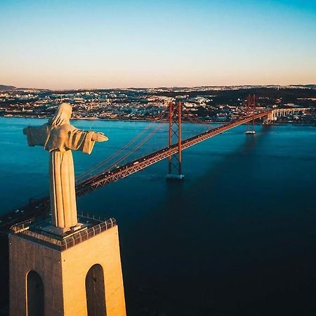 Lisbon Tagus River - アルマダ エクステリア 写真